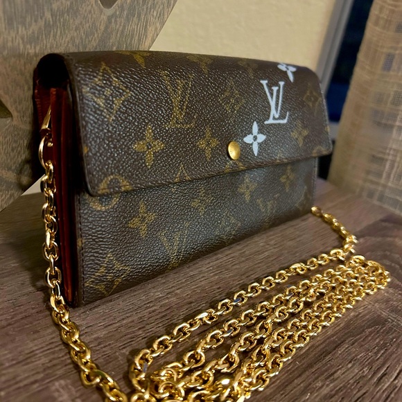 🖤🐻 🩶 Louis Vuitton Monogram LV Logo Crossbody WOC Wallet on Chain Gold Chain - Picture 4 of 16